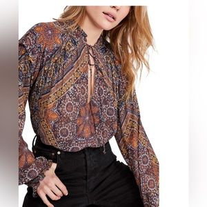 Free People blouse. Size Medium. EUC